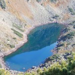 Горное озеро с перевала